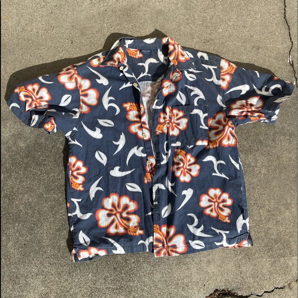 Hawaiian button up - Picture 4 of 4